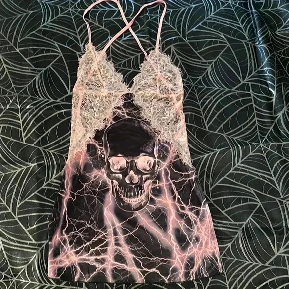 Pink and black skull teddy - Picture 1 of 6